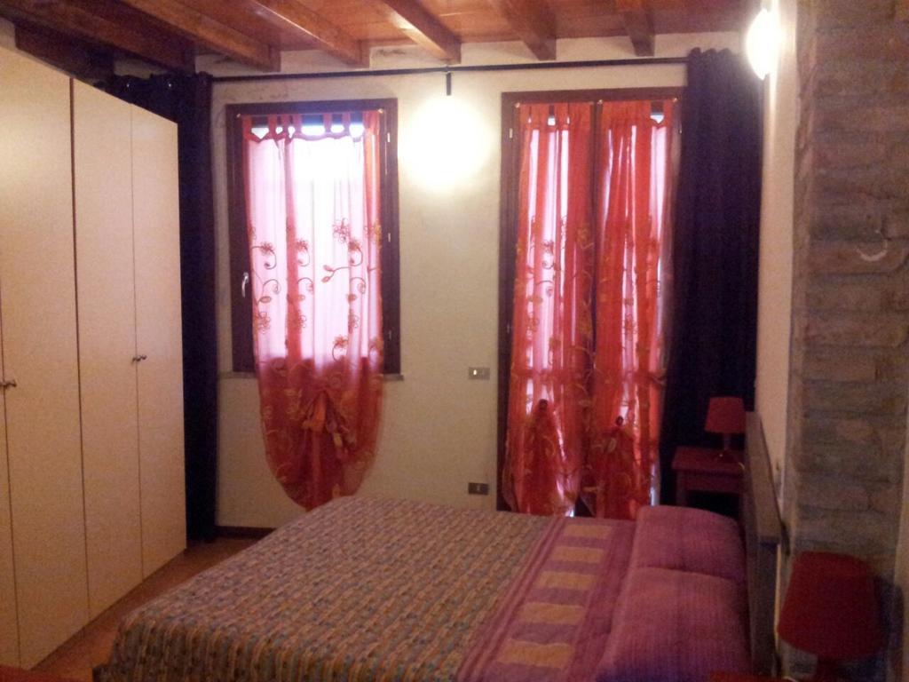 Via Toscana House Parma Room photo